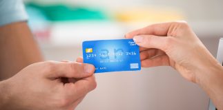 携帯料金支払いをdカードに設定するメリットとは？ 注意点も解説