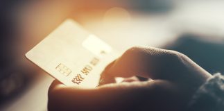 dカードレギュラーのメリットとは？ お得な使い方など紹介！<span style='color:#999999;font-size:50%;'>　[PR]</span>