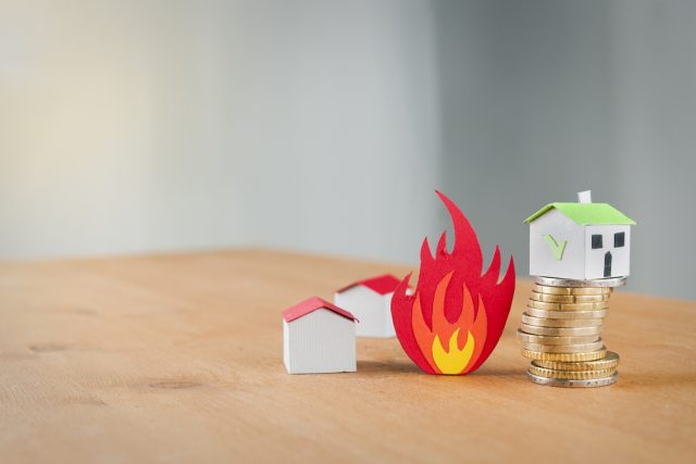住宅ローンを組むなら火災保険加入が必要？ 保険料の相場と火災保険の選び方も解説
