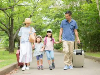 子連れ旅行に関する調査（DeNAトラベル）。「最も大変」と答えたのは機内などの移動