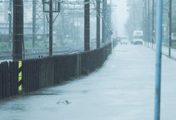 身近な電気の話　 台風に悲鳴を上げたエアコン