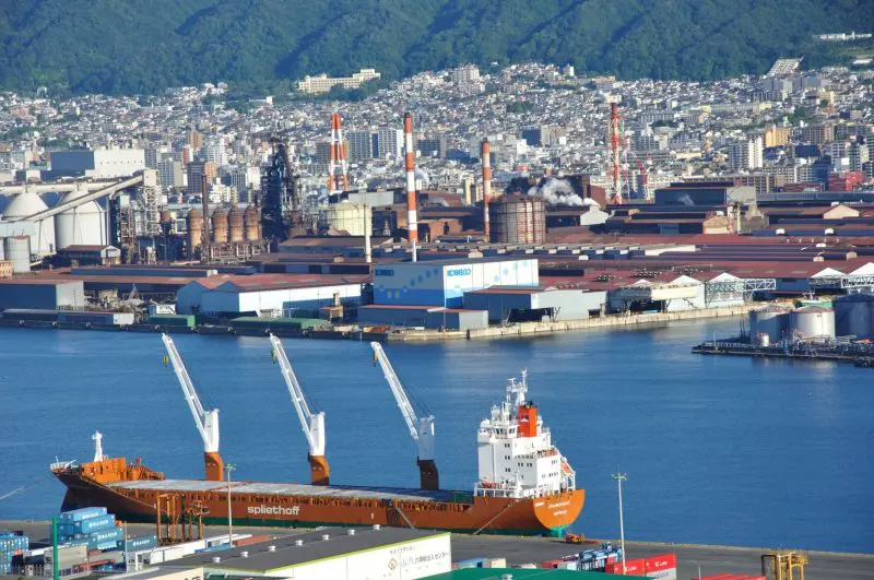 神戸製鋼の性能データ改ざん問題、株価への影響は？