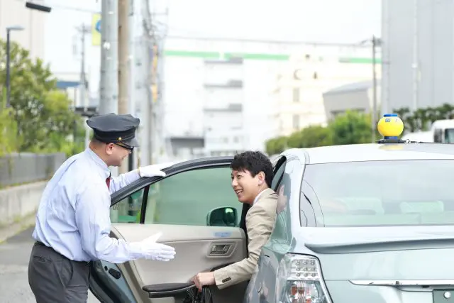 タクシー配車アプリ　得する人・損する人