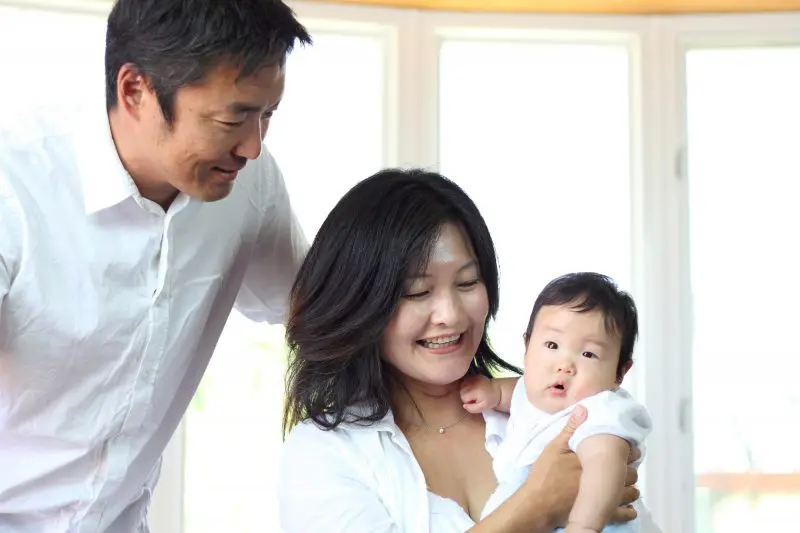 子どもの誕生は保険を見直すタイミング。共働き夫婦の場合は？