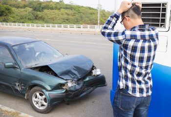 「借りるね！」軽い気持ちで借りた友人の車で事故に・・どうしよう・・