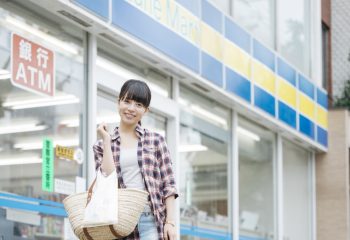 「使っているつもりはないけれど、お金が貯まらない」のは、生活習慣が原因だった？