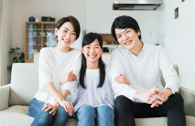 結婚式や謝罪の場に現れる 代理スタッフ 副業として注目 ファイナンシャルフィールド