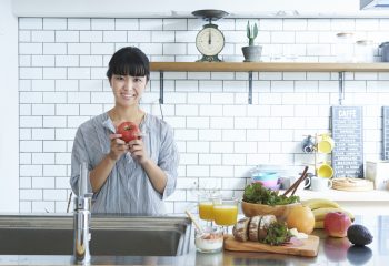 「忙しくて外食、お総菜に頼りがち…」　無理せず食費を減らす方法とは