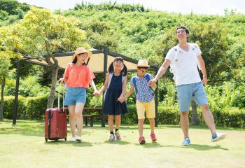 預貯金よりもお得に旅行資金が貯められる？「旅行積立」の仕組みと留意点