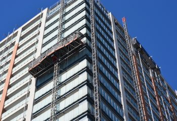 購入後の修繕積立費や管理費問題…自分の老後と一緒に考える、マンションの20年後