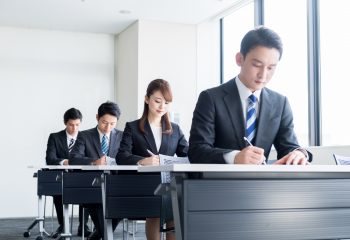 新しい事を始めたくなる季節。あなたは『自己投資』と『浪費』の見極めできてますか？