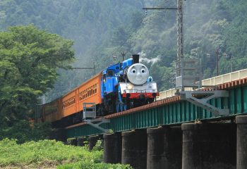 絶景を見る、グルメを楽しむ、観光列車の魅力