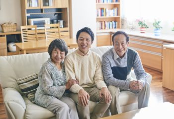 介護にかかるお金を節約したい。「世帯分離」で負担軽減になるって本当？