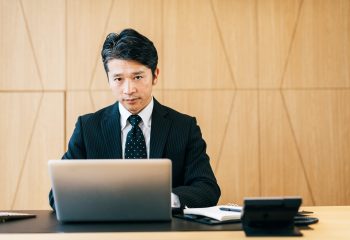 あなたは把握していますか？頼りすぎは危険・・勤務先の『持株会』という鎖