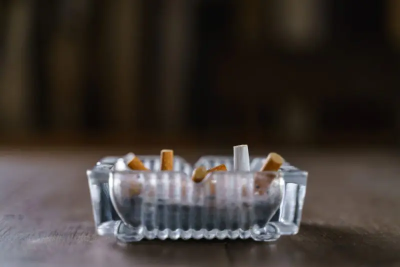 就業時間中にたばこ休憩を禁止することはできる？吸う人と吸わない人との公平性は保たれるのか？