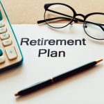 退職を決意した年収400万円の夫。退職後の保険は『国保』と『任意継続』どちらに？