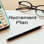 退職を決意した年収400万円の夫。退職後の保険は『国保』と『任意継続』どちらに?