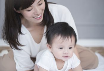 未婚のひとり親も「寡婦（夫）控除」の対象へ。厚生労働省が要望