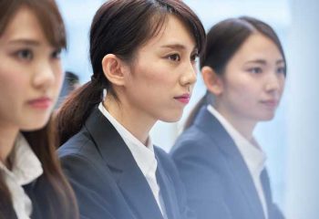 新社会人の奨学金返還は今月からスタート。返還が遅延したときのペナルティと、返還が厳しくなった場合の救済措置とは