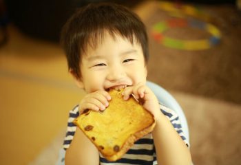 貧困家庭では、夜ご飯にお菓子だけは珍しくない　子供の「食生活の貧困」への支援の実態