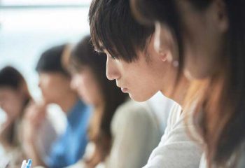 2019年4月にスタートする「専門職大学」って何？大学や専門学校との違いやデメリットは？