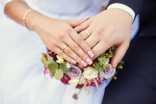 結婚式を挙げない「ナシ婚」って一体なに