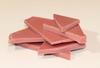 流行に敏感な女子は知っている　第四のチョコ「ルビーチョコレート」とは