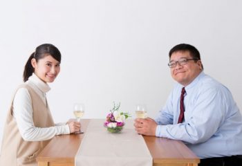 年の差婚夫婦の老後資金には妻の働き方が重要