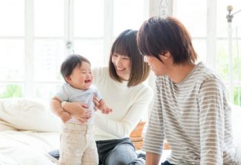 子どもが生まれて「子育て期」に突入！保険を考えるときの2つのポイント