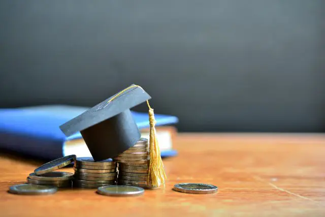 2020年の入学者から変わる奨学金制度。借りすぎには注意して！