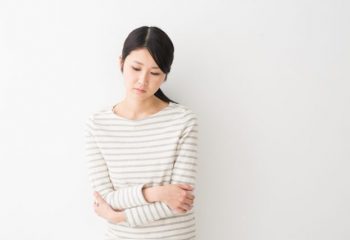 夫が亡くなったとき、遺族の生活を支える「収入保障保険」定期保険との違いって？