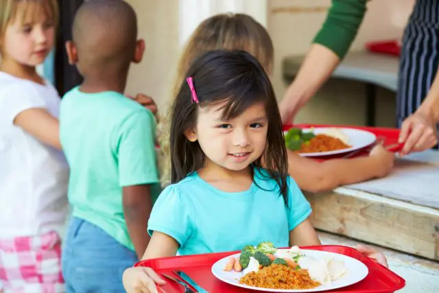 貧困世帯の子どもの食事難、子ども食堂以外にも支援策が。家庭の「食品ロス」を活用する方法って？