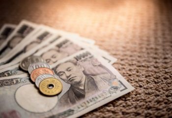 2020年度から給与所得控除と基礎控除が見直し。対象者は誰？