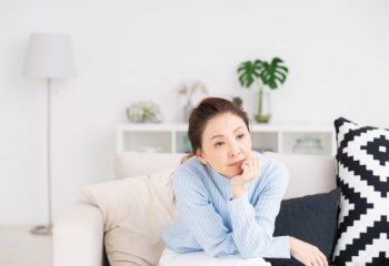 40代の87.6%が老後に不安。アンケートから見える実態と対策。