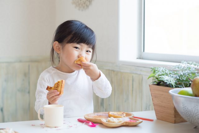 日本では 7人に1人の子どもが貧困状態 江戸川区の取り組み 子ども食堂 の社会的役割とは ファイナンシャルフィールド