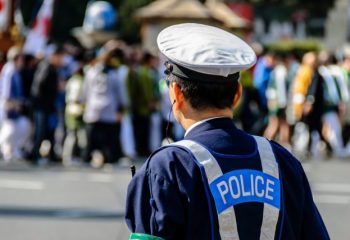 警察官や消防官だった人は年金を早く受け取れる？