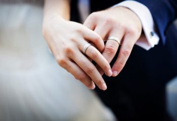 結婚指輪は「給料の3ヶ月分」はもう古い？ 最近の相場はいくらくらいなのか