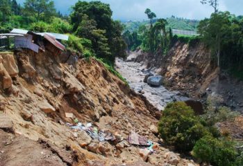 住まいが地すべりのおそれがあると勧告された……。そんな場合の「地すべり等関連住宅融資」って？