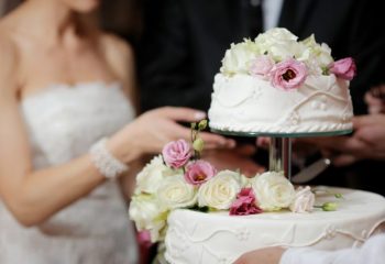 【最新版】結婚式にみんなどれくらい費用をかけている？ 節約方法とあわせて解説