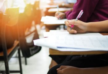 専門学校への進学。学費や奨学金は、大学とどう違うのでしょうか