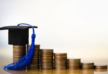 収入減で教育費の支払いに困ったら、どうすればいい？
