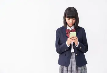 新型コロナ、10代にはどんな影響が？親の収入減など経済面での不安を感じる声も