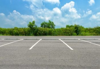 駐車場用に貸している土地の契約を解除したいが、借主が借地権を主張。どうすればいいですか？