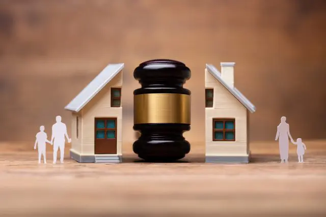 離婚による財産分与で家や税金、住宅ローンはどうなるの？