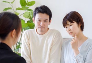 新型コロナの影響で収入減。「保険の見直し」を考える場合の注意点