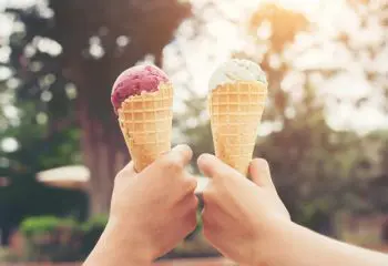 半数以上が夏にアイスを週1以上食べている？人気のアイスは？支出額全国1位の都市は？