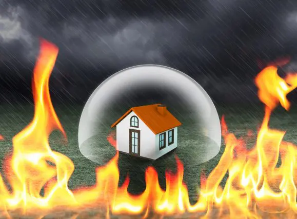一戸建てとマンションの火災保険の違いって？火災保険料を安く抑えるためには？