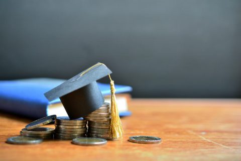 給付奨学金の適格認定って？どんな場合に奨学金の廃止や停止が起こる？