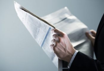 資産運用をする場合、日経新聞を読むといいといわれますが、どのように読めばいいのでしょうか？