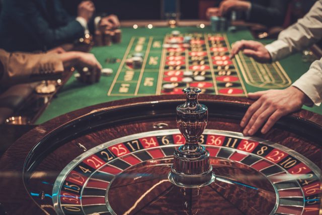 海外カジノで遊んだことがある人はどれくらいいる？1日に使った最高金額とは？